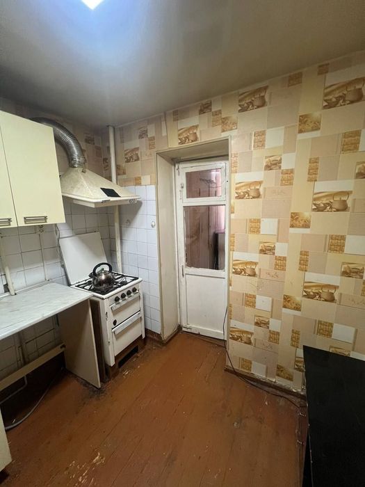 Чиланзар 23 срочно продаётся квартира 2/2/5