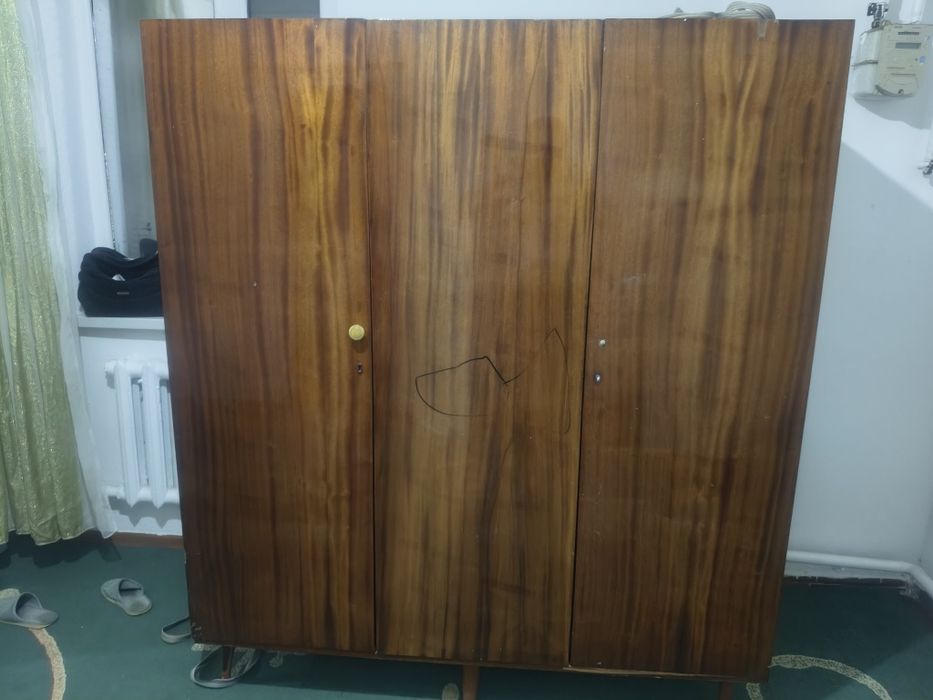 Шкаф бесплатно!!!