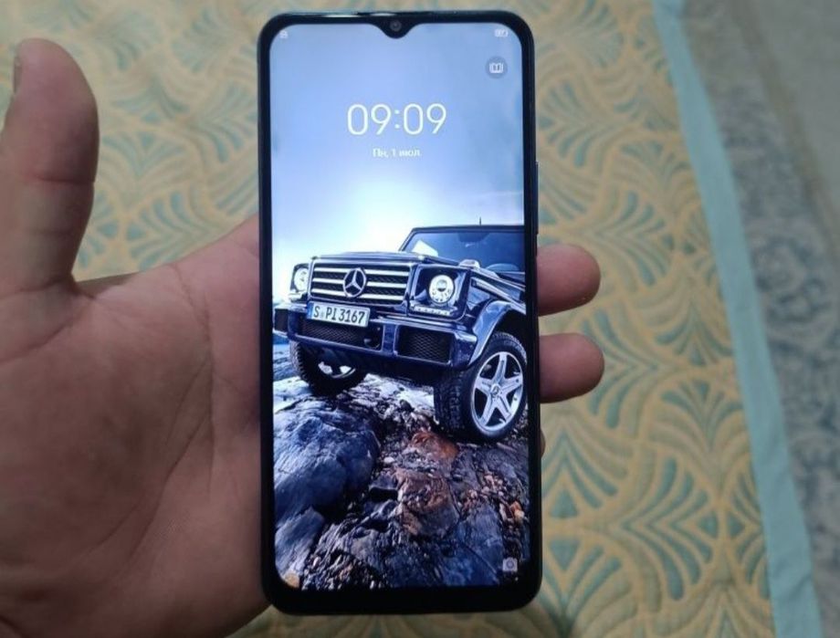 Продам телефон Vovo состояние отличное память 64гб