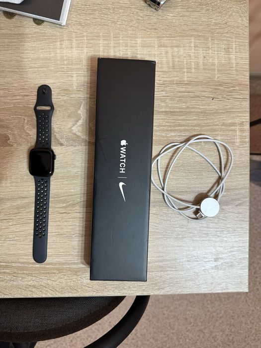 Apple Watch Series 7 nike