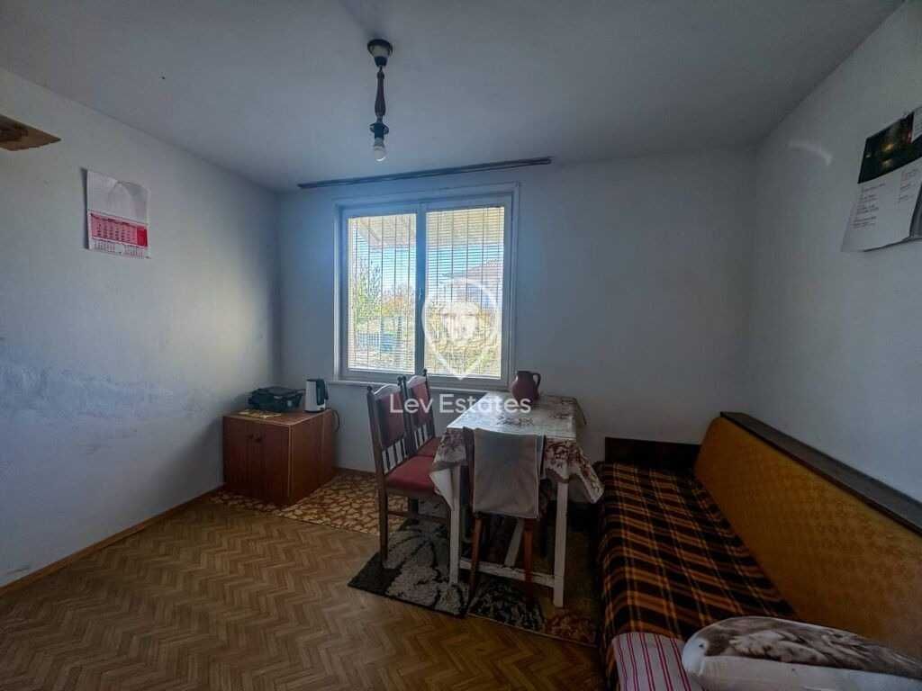 Двуетажна къща с мазе в село Трояново, област Бургас