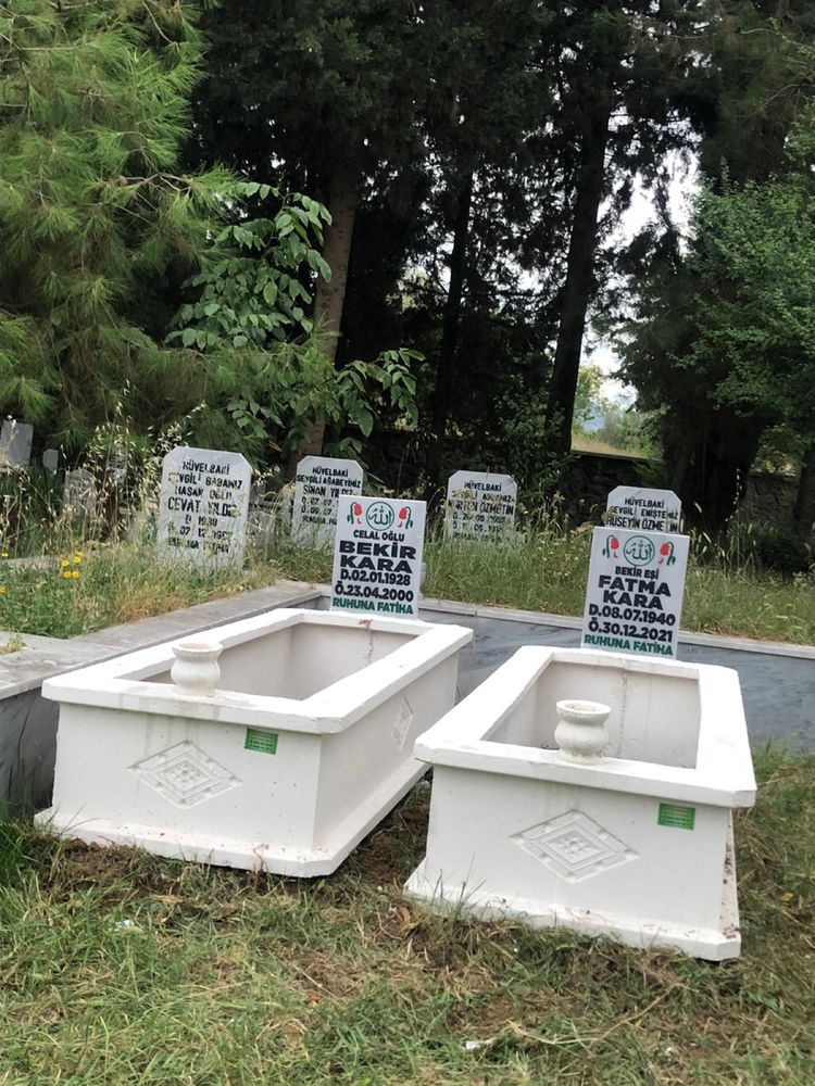 Готови надгробни мозаечни гробници