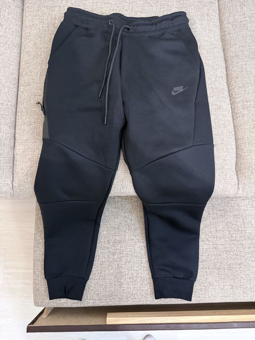 Pantaloni Nike Tech marimea S