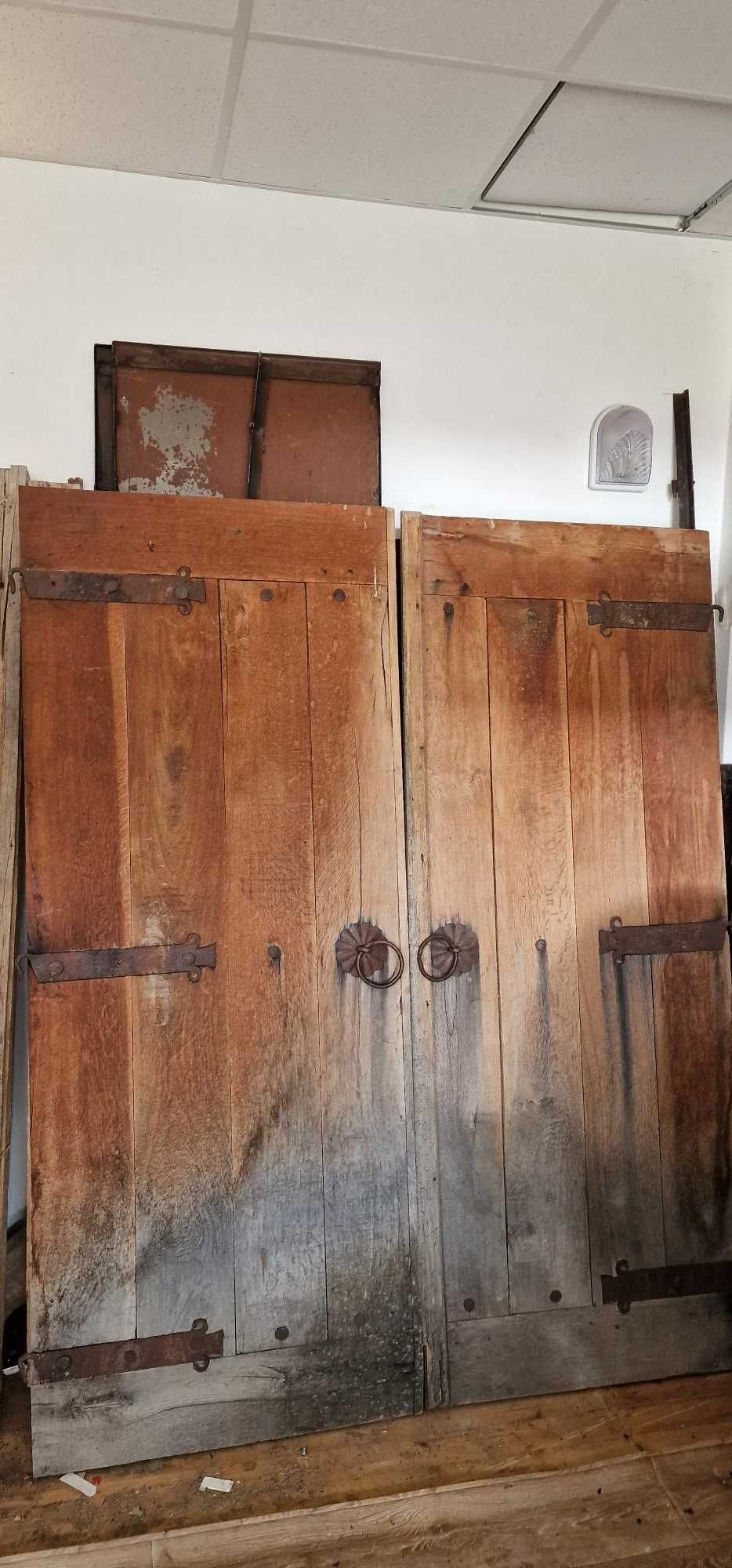 Масивна дъбова врата (порта)