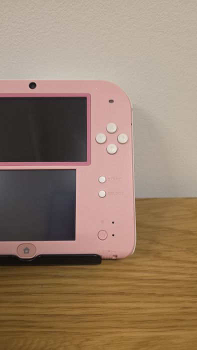 Nintendo 2DS, Modat, 1500 jocuri, 18 in 1