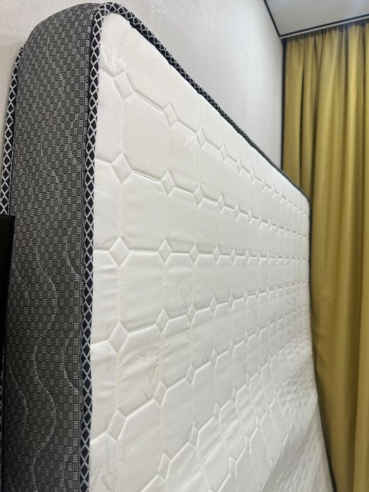Продам ортопедический матрас (матрац)