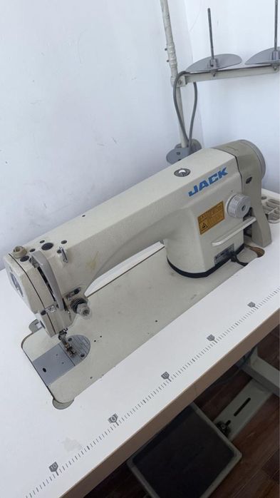 швейная машинка почти новый