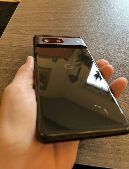 Pixel 7a are Android 16 funcționează perfect
