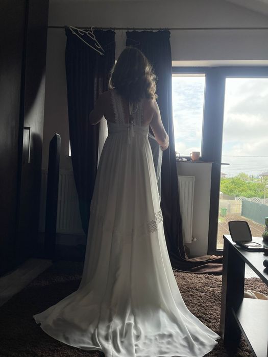 Vând rochie mireasă Ariamo Bridal boho hippie romantic liberty