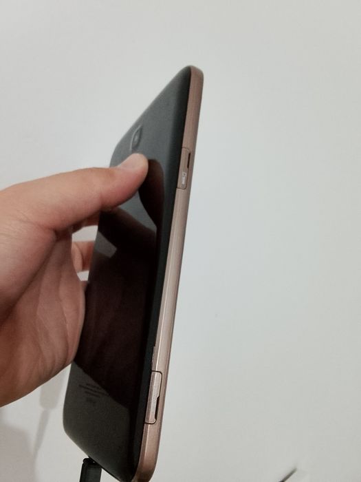 Продам телефон планшет Самсунг