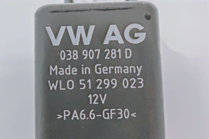 Releu  bujii 038907281D Skoda Octavia a 2-a generatie seria