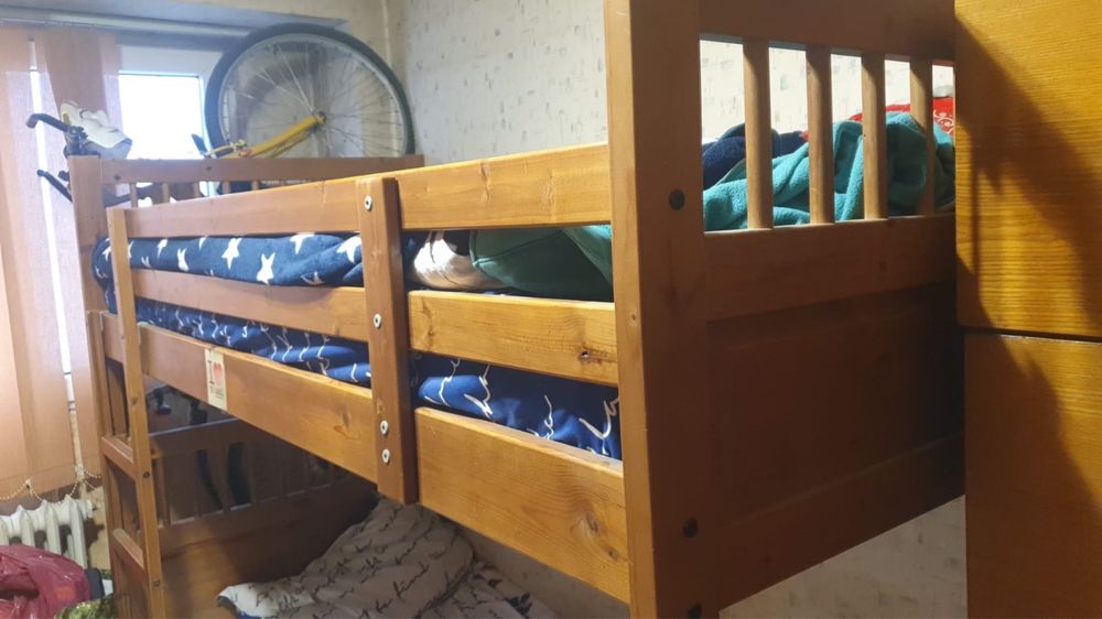 Pat supraetajat Ikea cu saltele