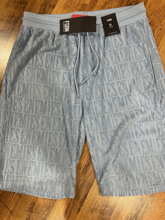 Мъжки къси панталони различни модели