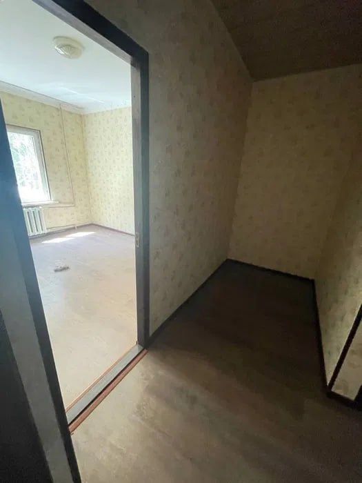 Продаю 2-х комнатную квартиру на Сергели 8