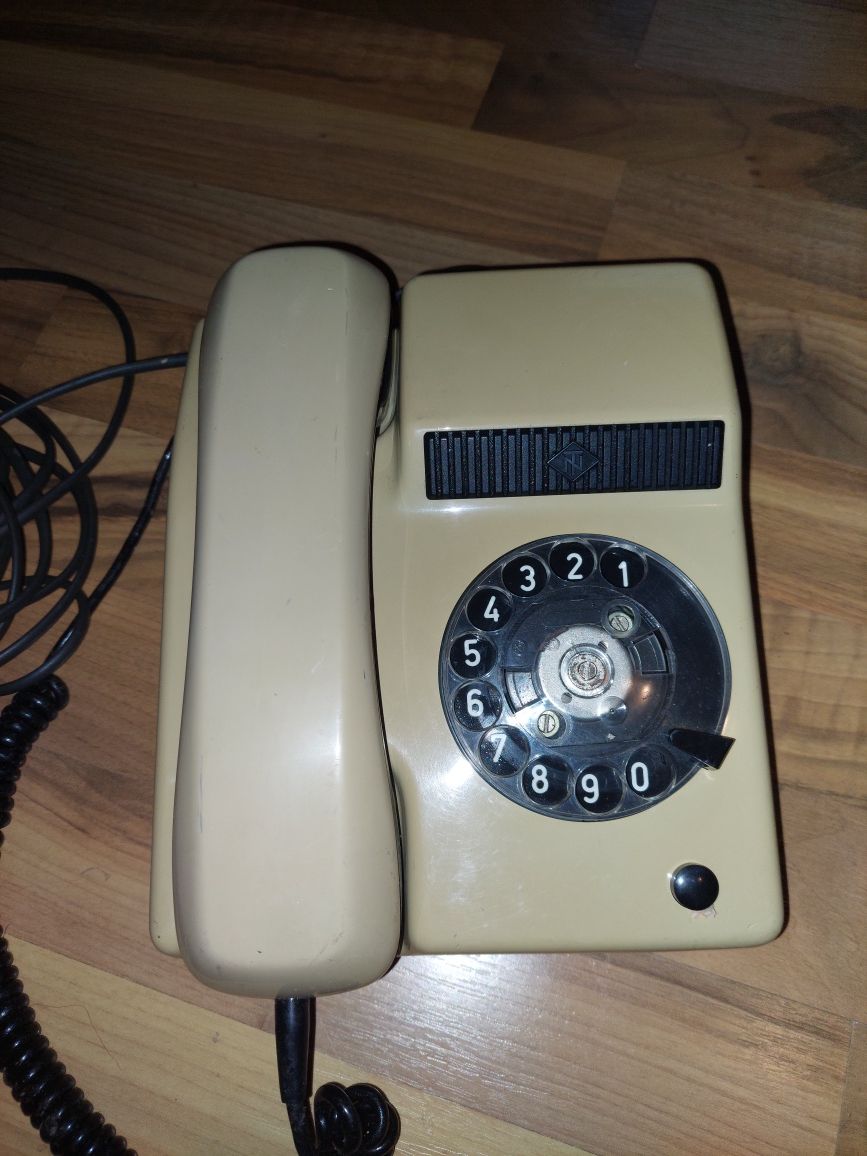 Telefon fix cu disc,de decor,model vechi,vintage,culoare crem