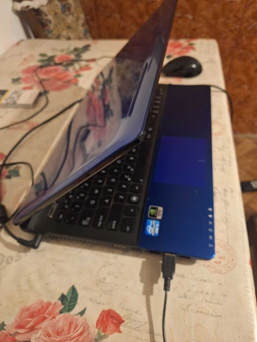 Laptop ASUS i5-3210M Quad core