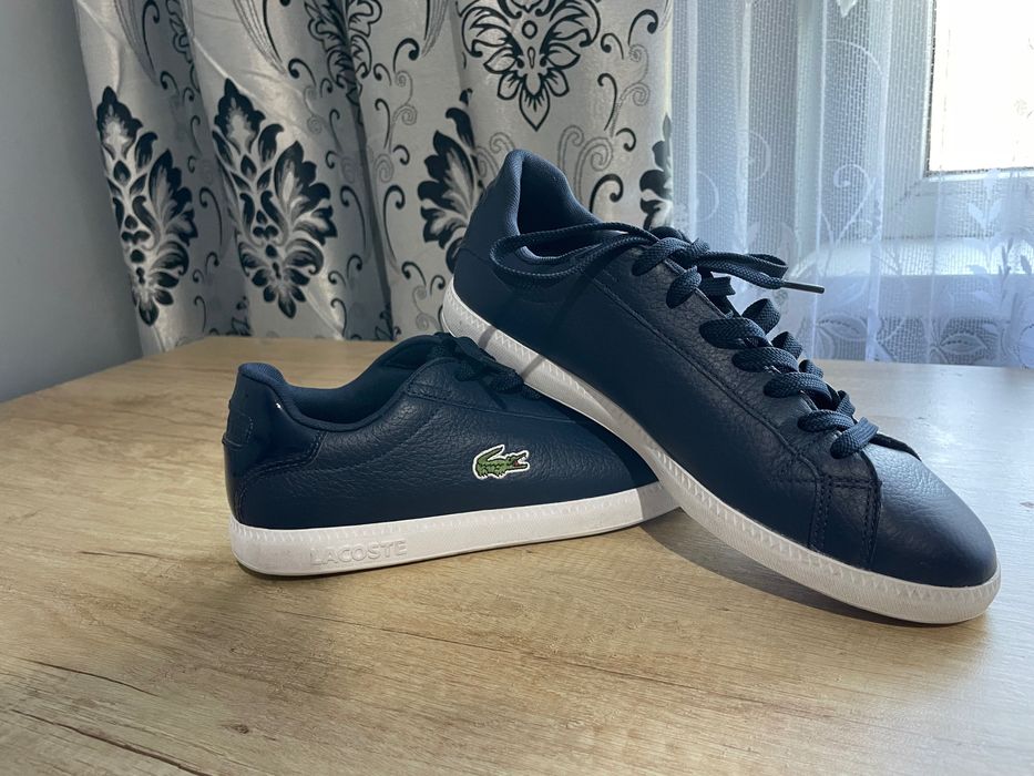 Vand Adidasi Lacoste