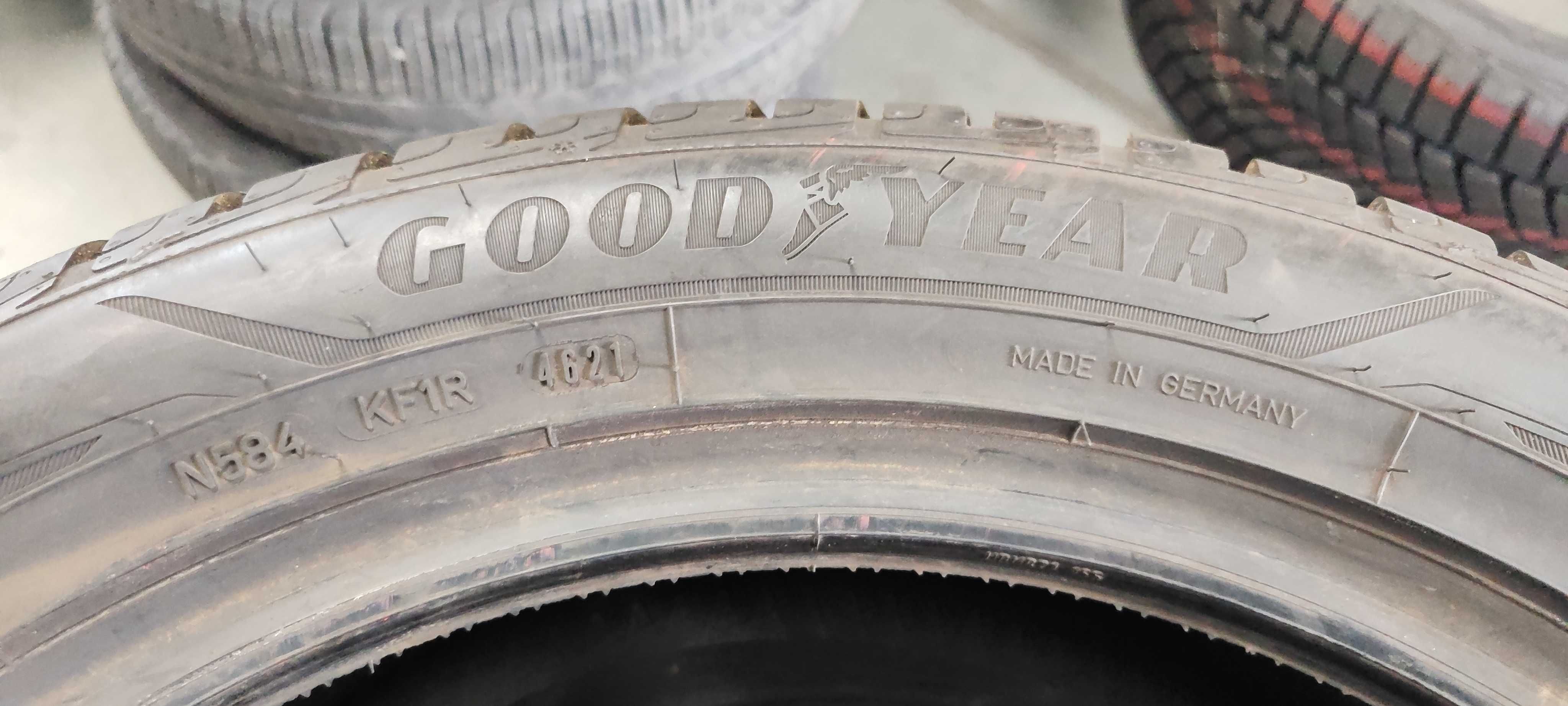 2бр.зимни гуми 235/50/19 Goodyear