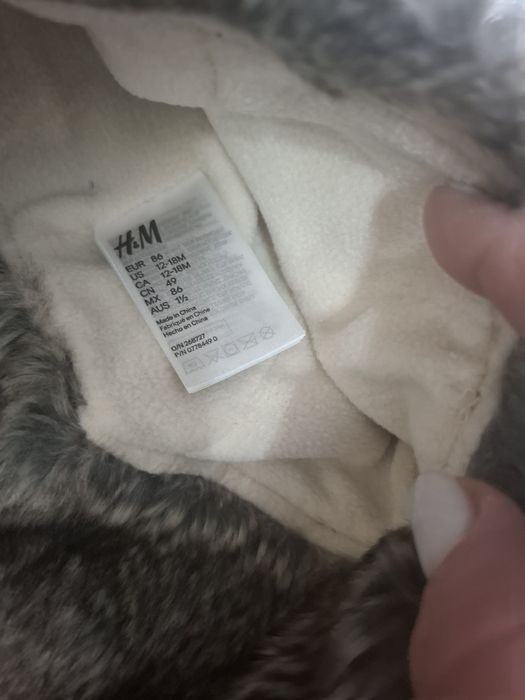 Продаются комбинезон и шапочки