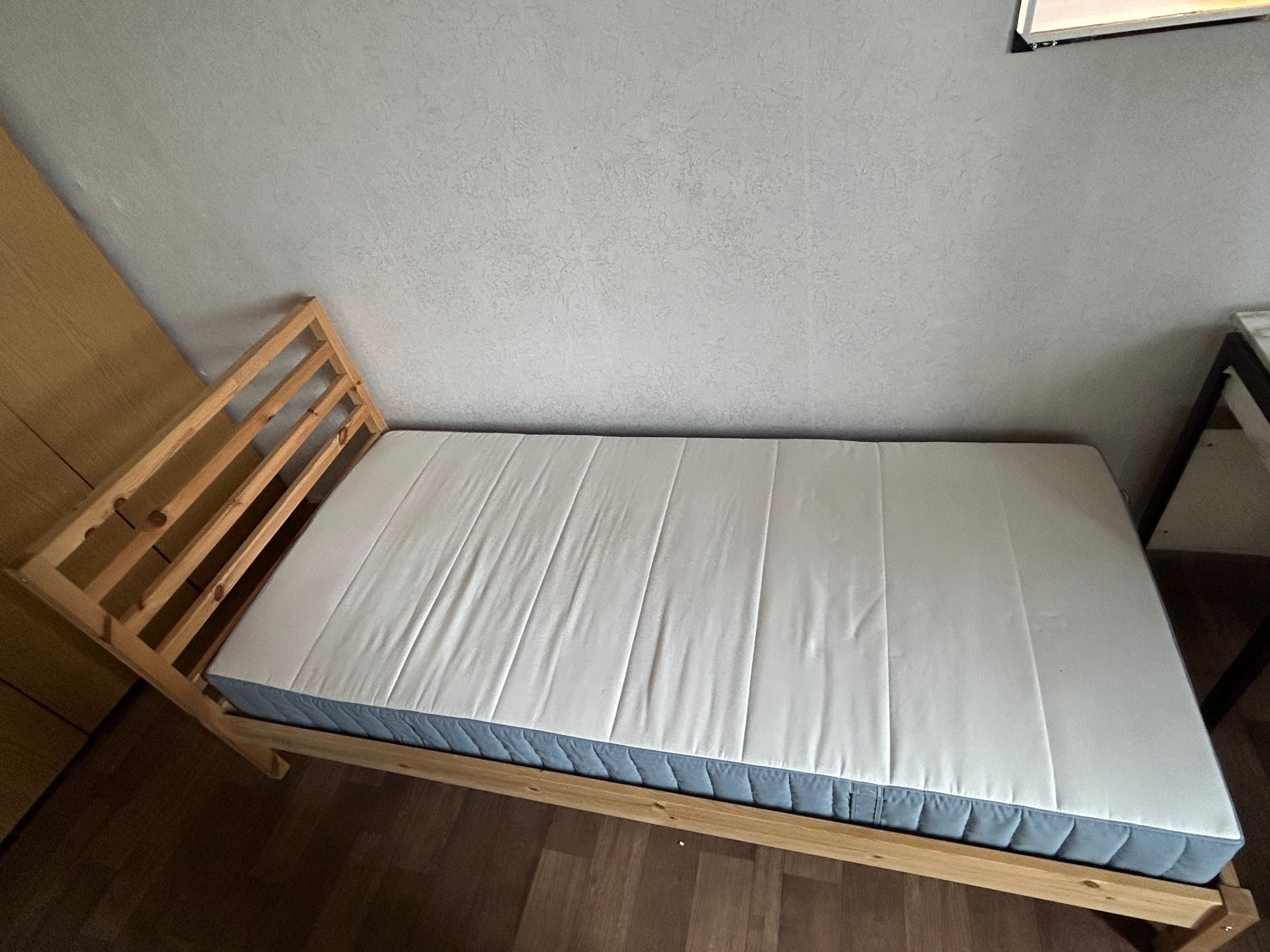 Легло с матрак и подматрачна рамка