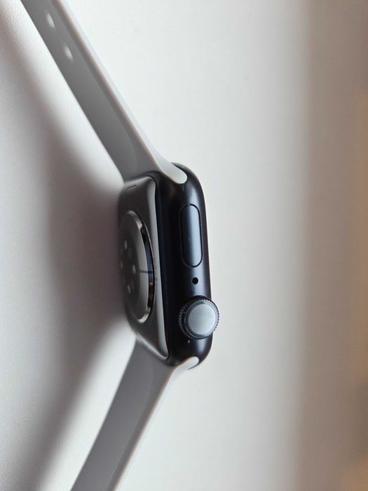 Apple Watch 8 41mm GPS cutie completa