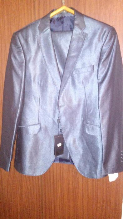 Продам мужской серый с отливом костюм Турция46 - 48р