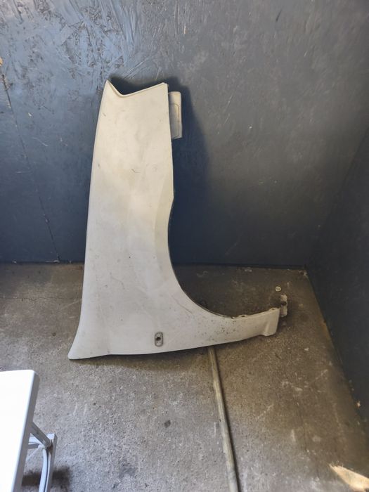 Aripa dreapta Logan 2005 alb