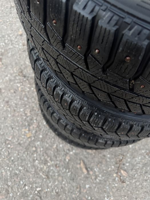 Зимние шины на р 15  195/60