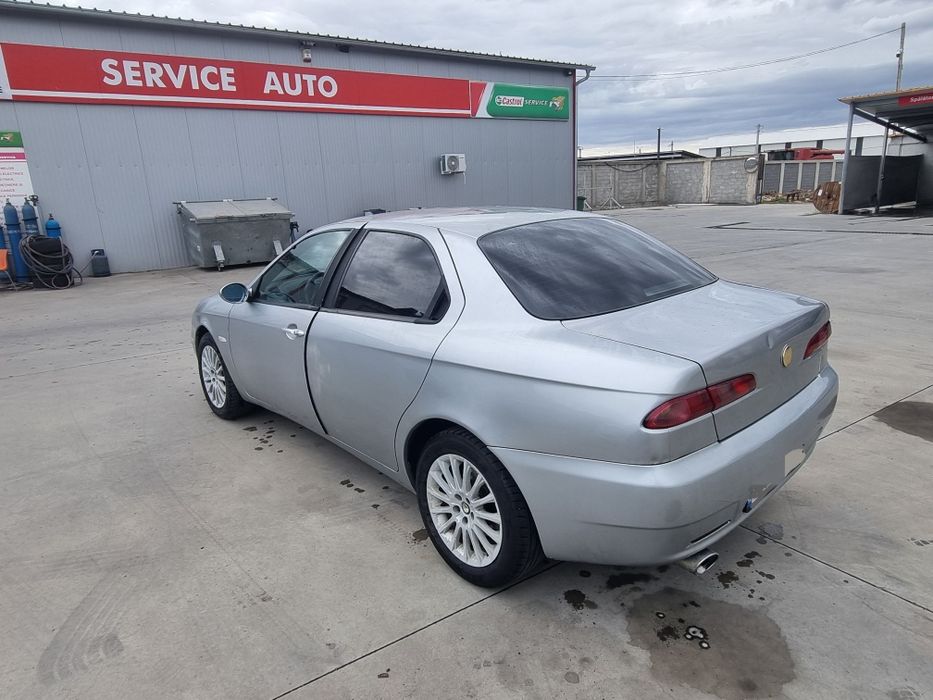 Vând Alfa Romeo 156