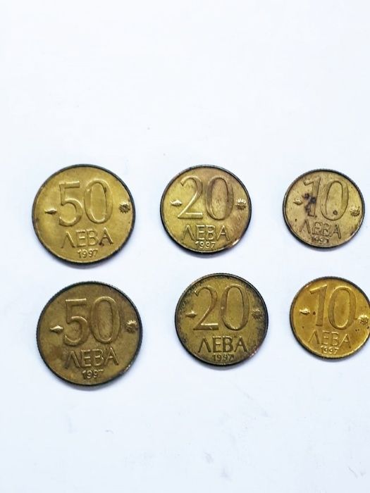Монети и Банкноти  от соца,различни страни и години.
