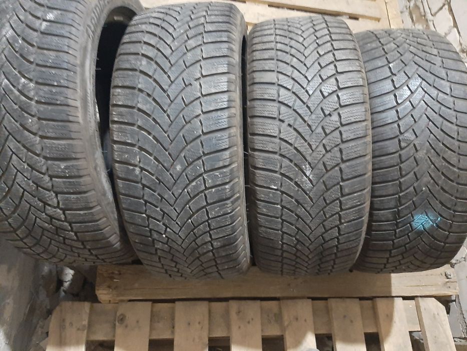 Продам шины 215/50/17 бриджистон
