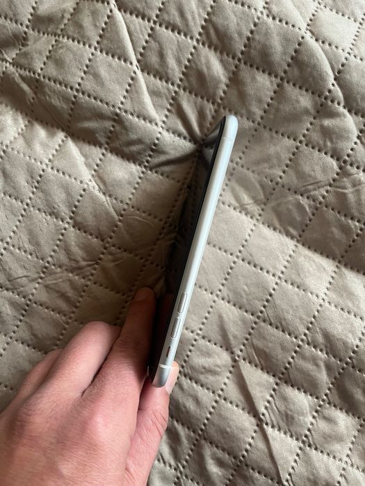 Apple iPhone XR 64GB