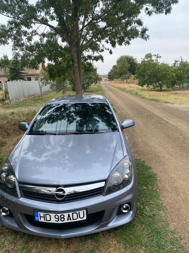 Opel Astra GTC OPC line