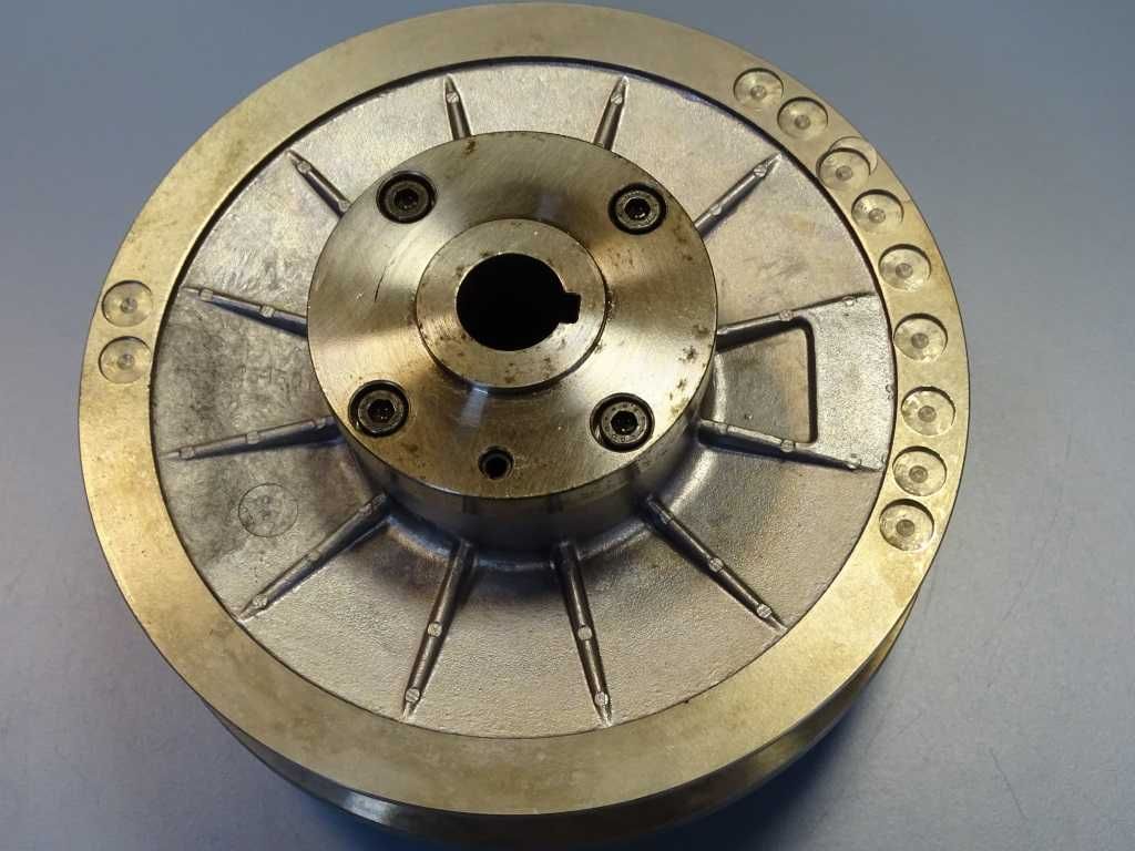 Вариаторна шайба Lenze 25-920 variable speed pulley 28H7 Ф250/Ф28