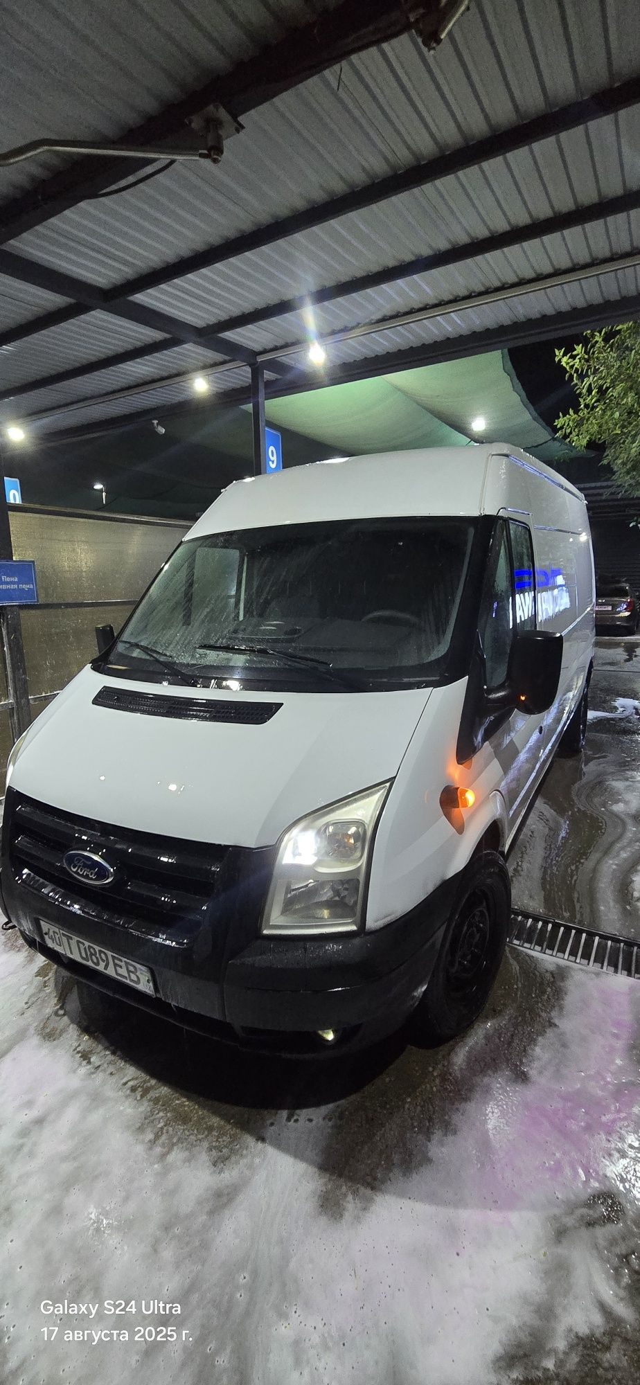Ford transit 2012 idyal xolatda xech qanqa ishi yuq metan gaz 250LT