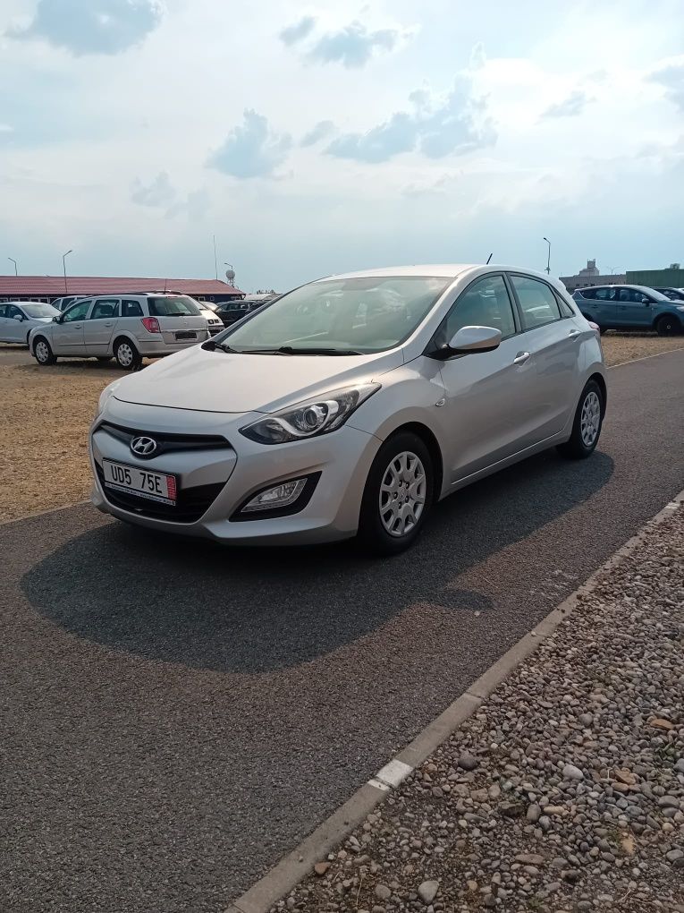 Hyundai i30 1.4 benzina