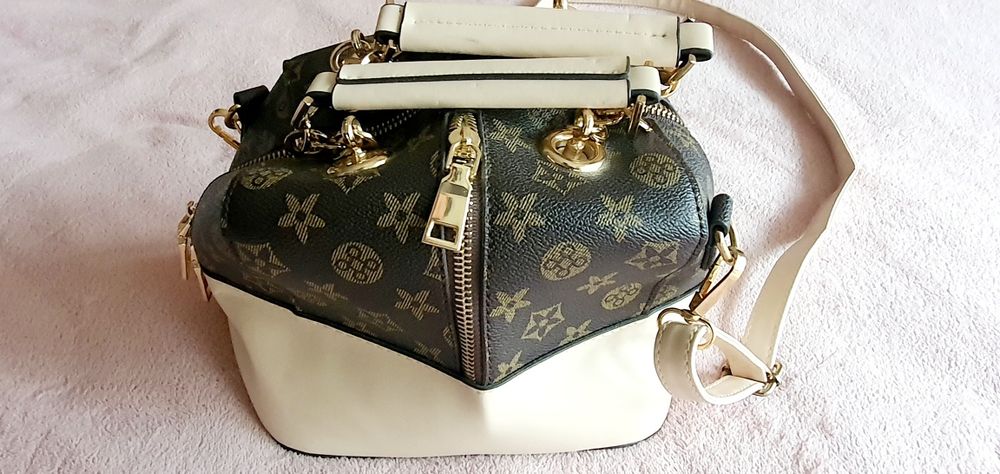 Елегантна дамска Louis Vuitton чанта в кафяво и бежово с класически мо