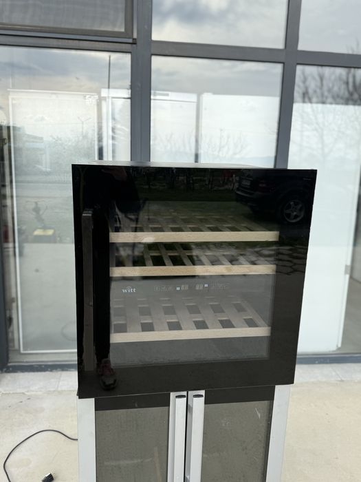 Малка витрина на 2 температурни нива Като нова!