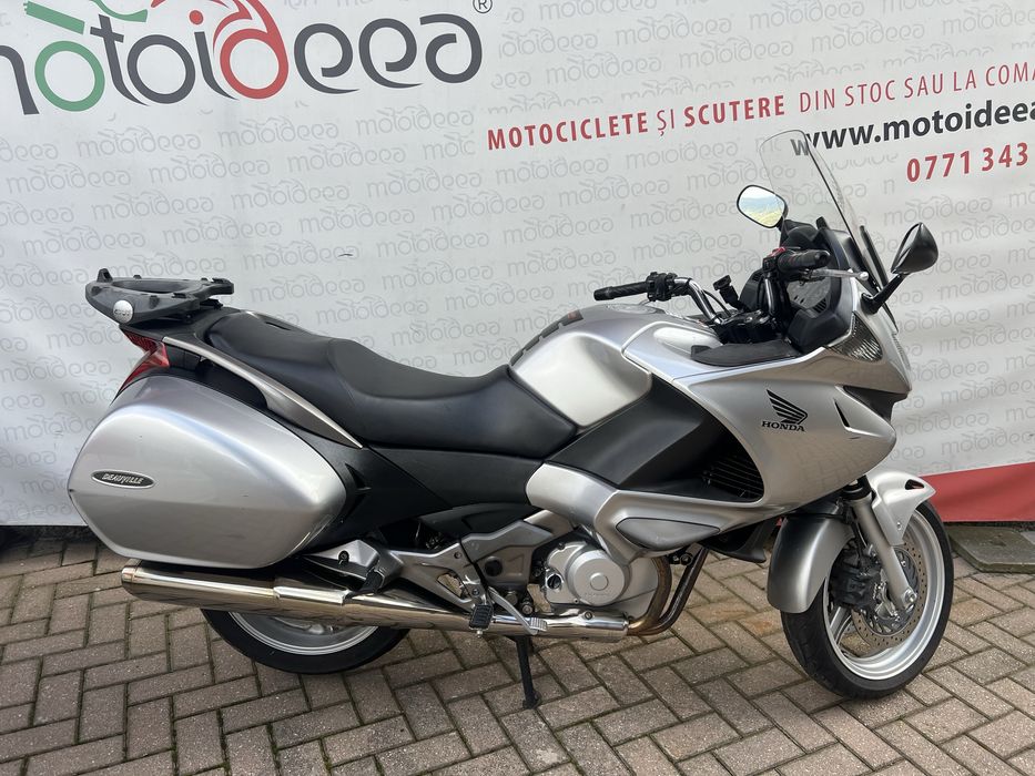 Motoideea HONDA  DEAUVILLE 700 2009 Rate
