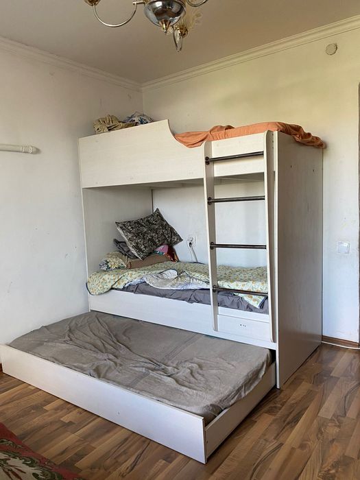 Срочно продам кровать с матрасом