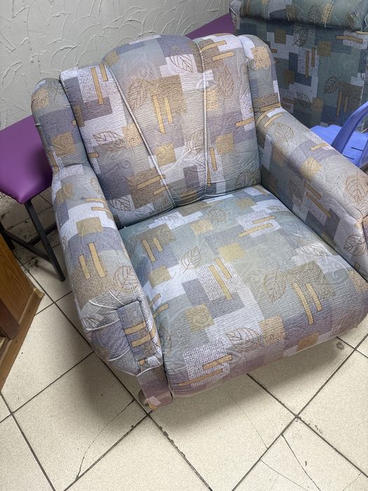 Продам два кресла