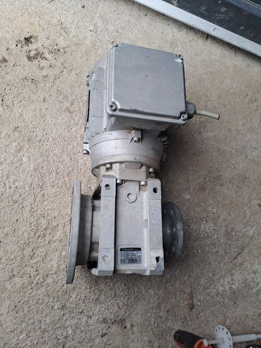 Motor elecrtric cu reductor 400V/230V
