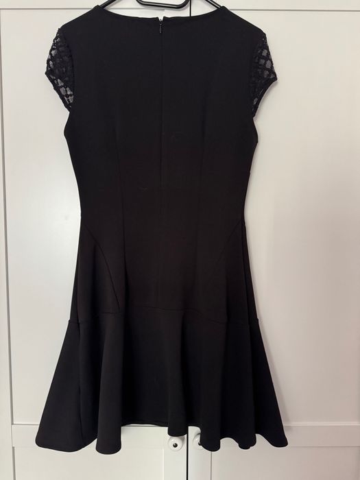 Черна елегантна рокля