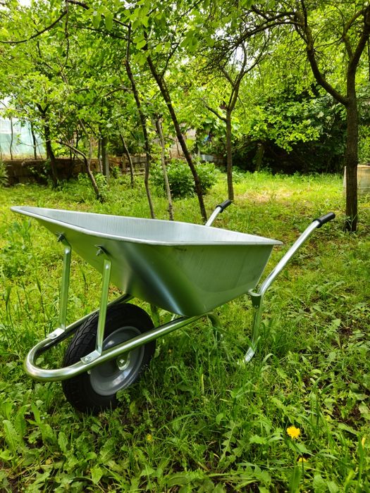 Vând roabă nou cuvă zincată roată plină 90 de litri