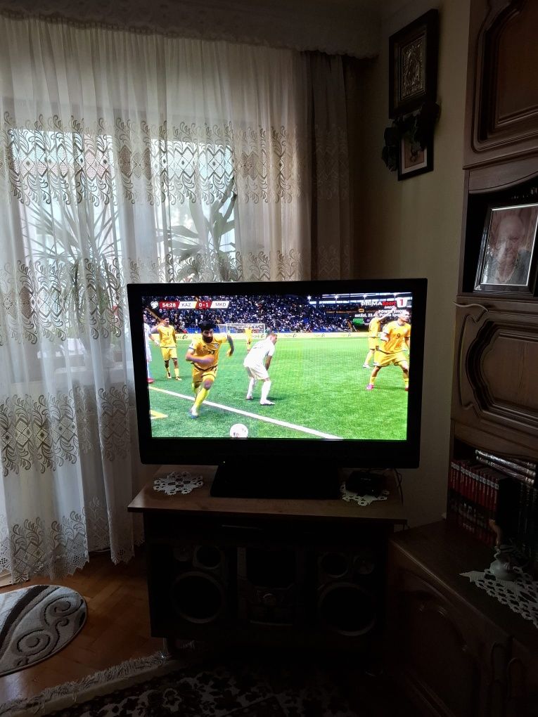 Vand televizor led Ful HD--PANASONIC 119 CM DIAGONALA --nu este smart
