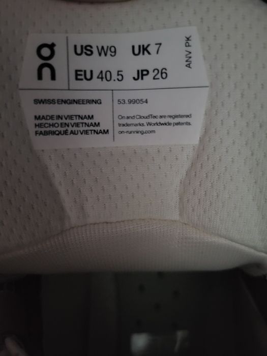 Кроссовки ботинки On Running Cloudtrax