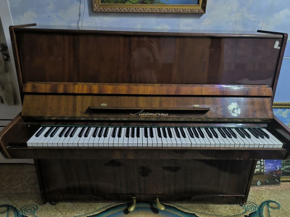 Пианино " Ласточка"