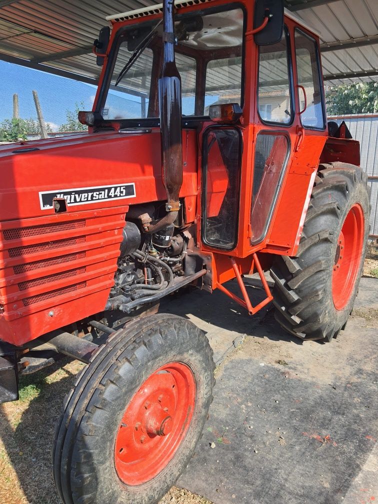 Tractor U445 cu cabină, 48 CP, freză 1.8m + plug, stare bună