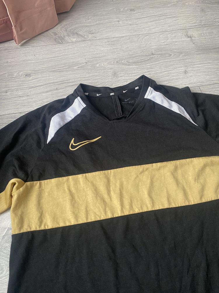 Tricou sport Nike