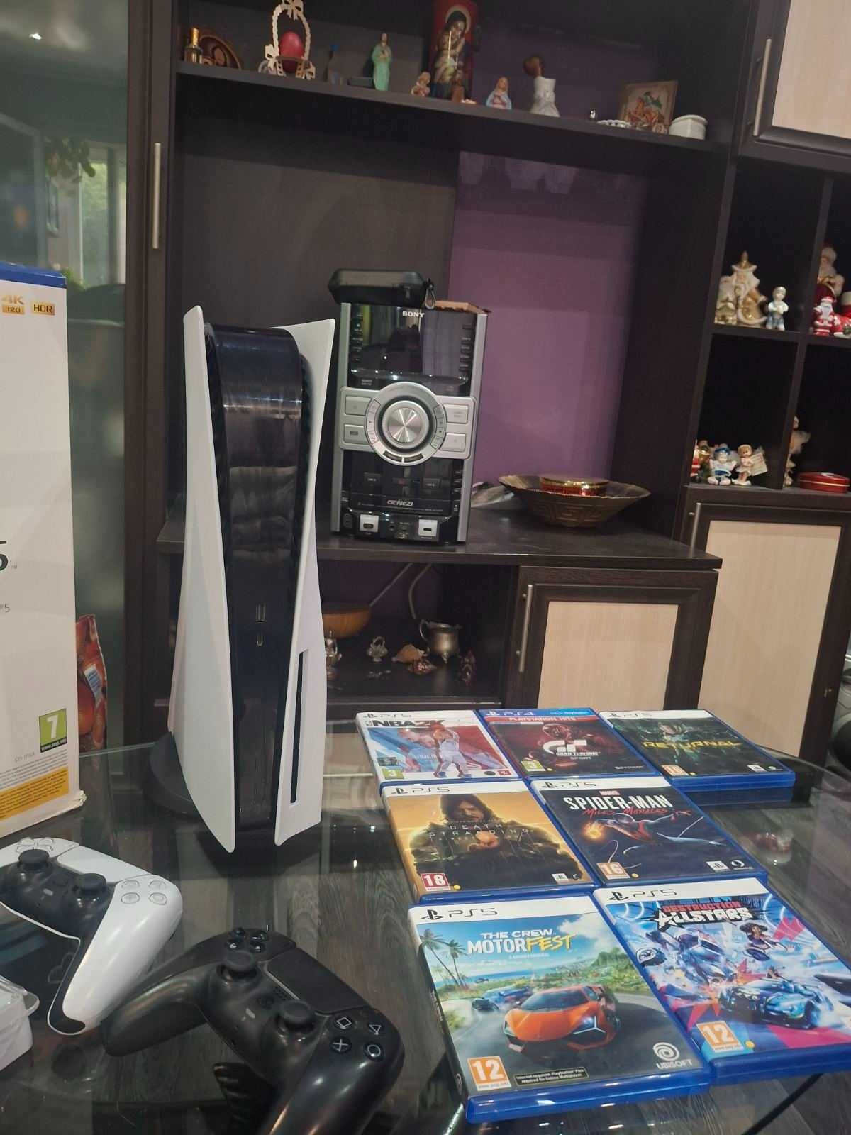 ПРОДАВАМ PlayStation 5 1 tb + 4 бр. игри